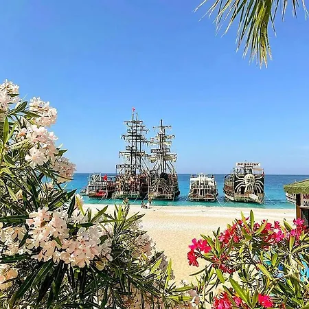 Holiday House Antalya