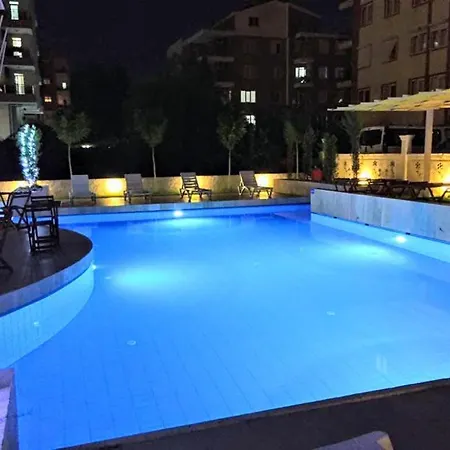 公寓 Holiday House 安塔利亚