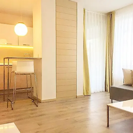 Holiday House * 安塔利亚